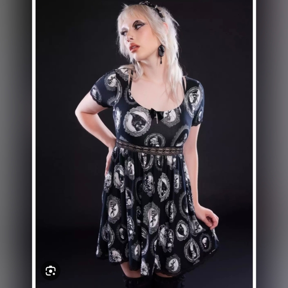 Women's Black and White Patterned Dress - Picture 1 of 6
